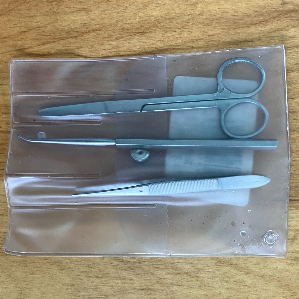 Biology Dissection Kit includes Forceps, Dissecting Probe, Surgical Scissors